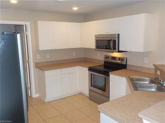 3rd image of 4141 NE 21st Pl