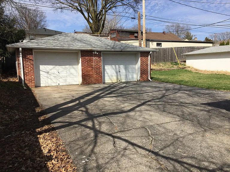 6124 Western Ave — Photo 4