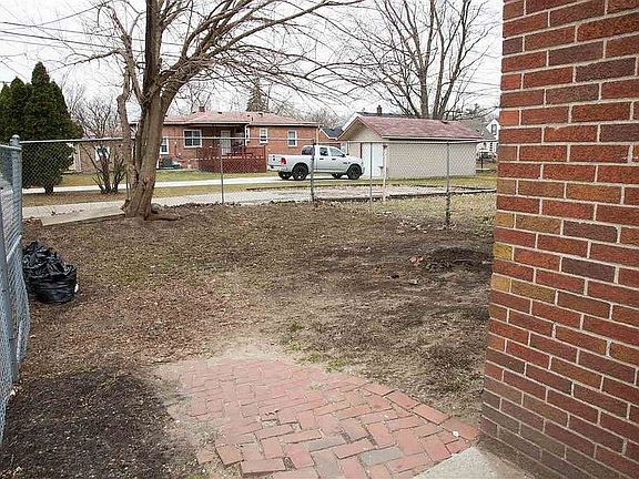 5th image of 6286 Glenis St