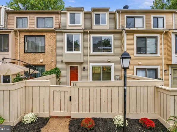 28 Welbeck Ct, Montgomery Village, MD 20886