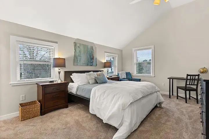 29 Versailles Ave — Photo 26