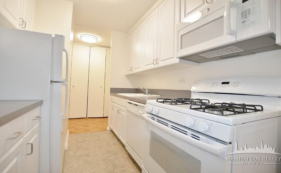 1st image of 1641 3rd Ave APT 5C