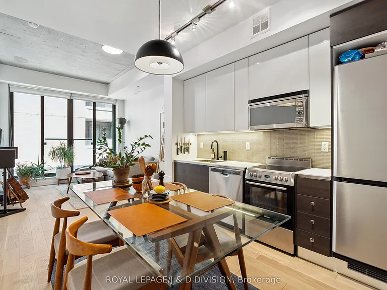 8 Dovercourt Rd #207 — Photo 5