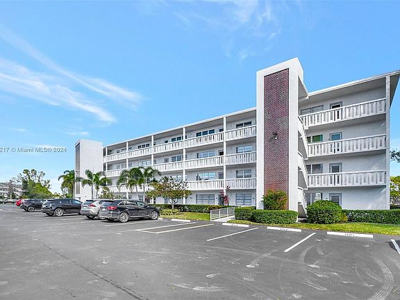 4th image of 3108 Cambridge E #3108
