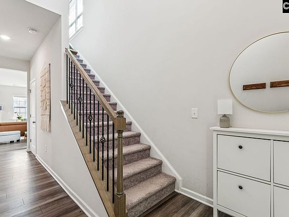 4th image of 221 Shadowbrook Way