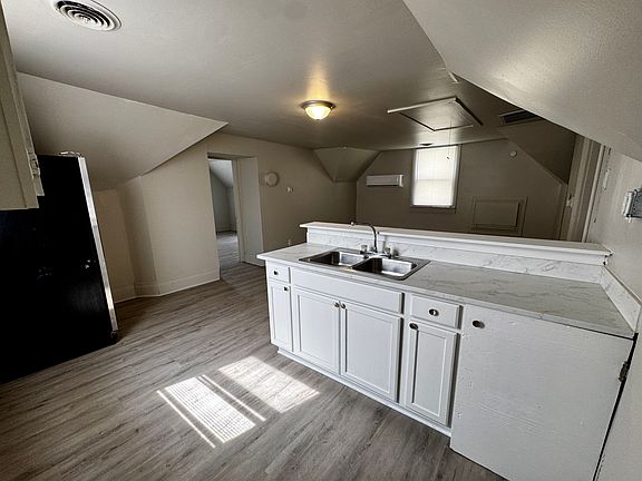 3rd image of 1001 Edgar St Unit B