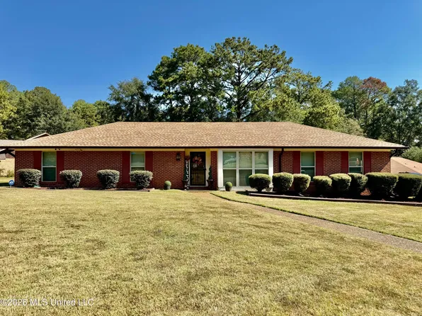 1322 Canterbury Ln, Jackson, MS 39212
