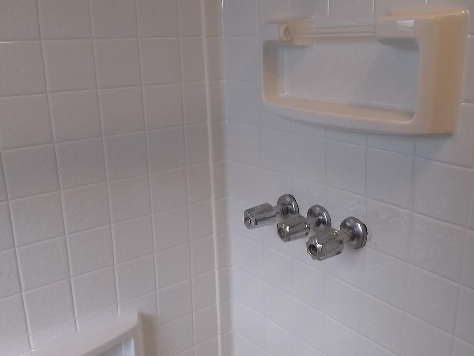 2nd image of 637 Beechwood Ave Floor 3