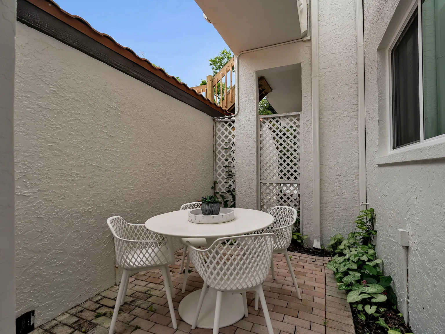 3 bed, 1362 sqft, $6,000 — Photo 3