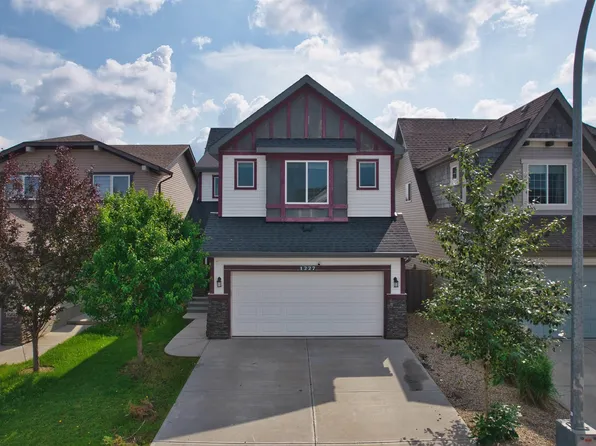 1227 Secord Lndg NW, Edmonton, AB T5T 4N3