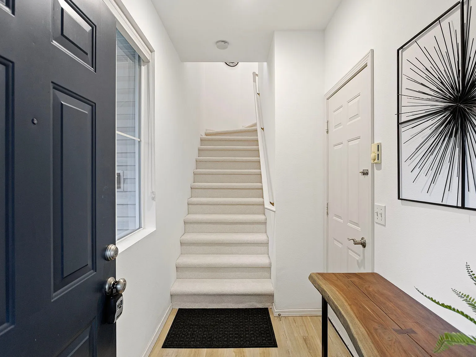 2 bed, 1154 sqft, $3,100 — Photo 2