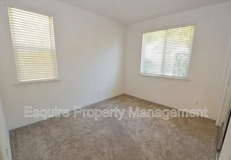13735 Blue Ridge Way — Photo 29