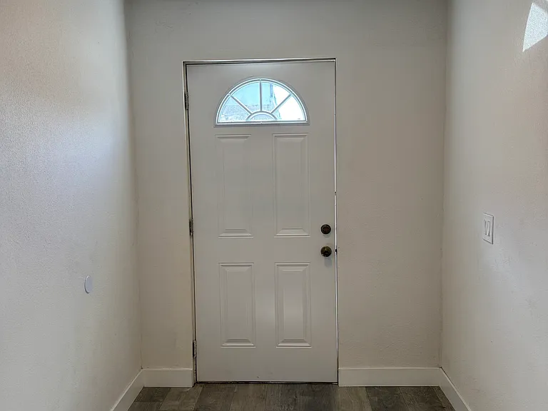 5428 Churchward St — Photo 8