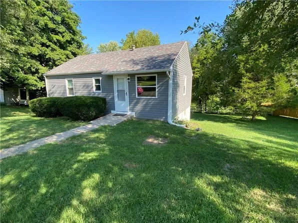 905 W Duncan Dr, Savannah, MO 64485