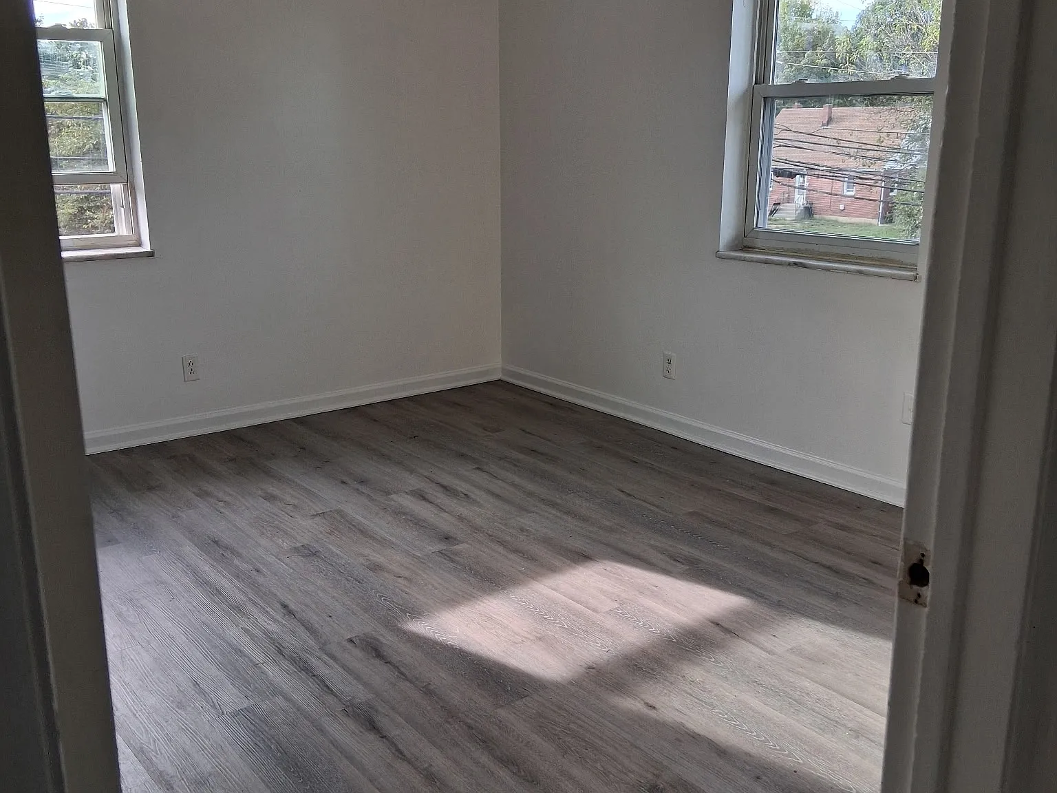 5000 Derry St — Photo 2