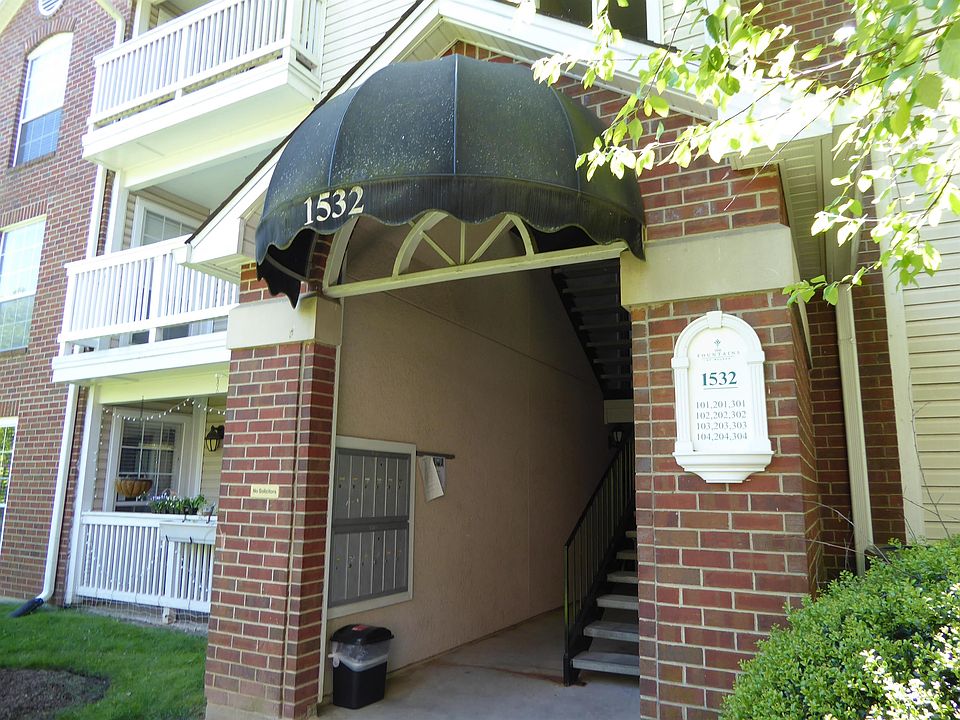1st image of 1532 Lincoln Way APT 301