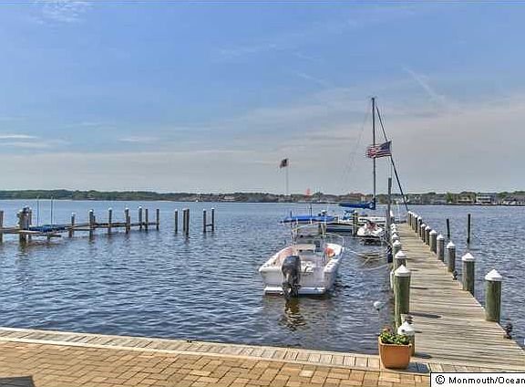 4th image of 249 S Shore Dr