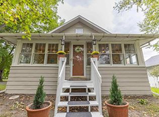 1422 W 6th St, Waterloo, IA 50702