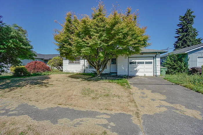 2225 34th Ave photo 1
