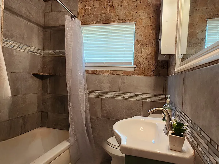 1124 Wright St — Photo 26