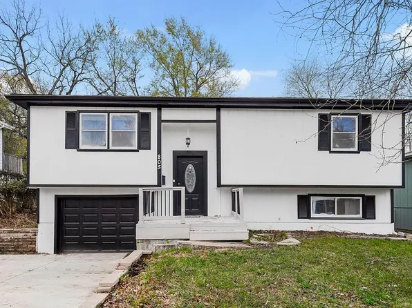 805 S Pearl St, Paola, KS 66071