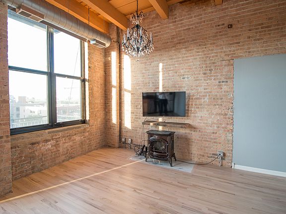 3rd image of 215 N Aberdeen St APT 508B