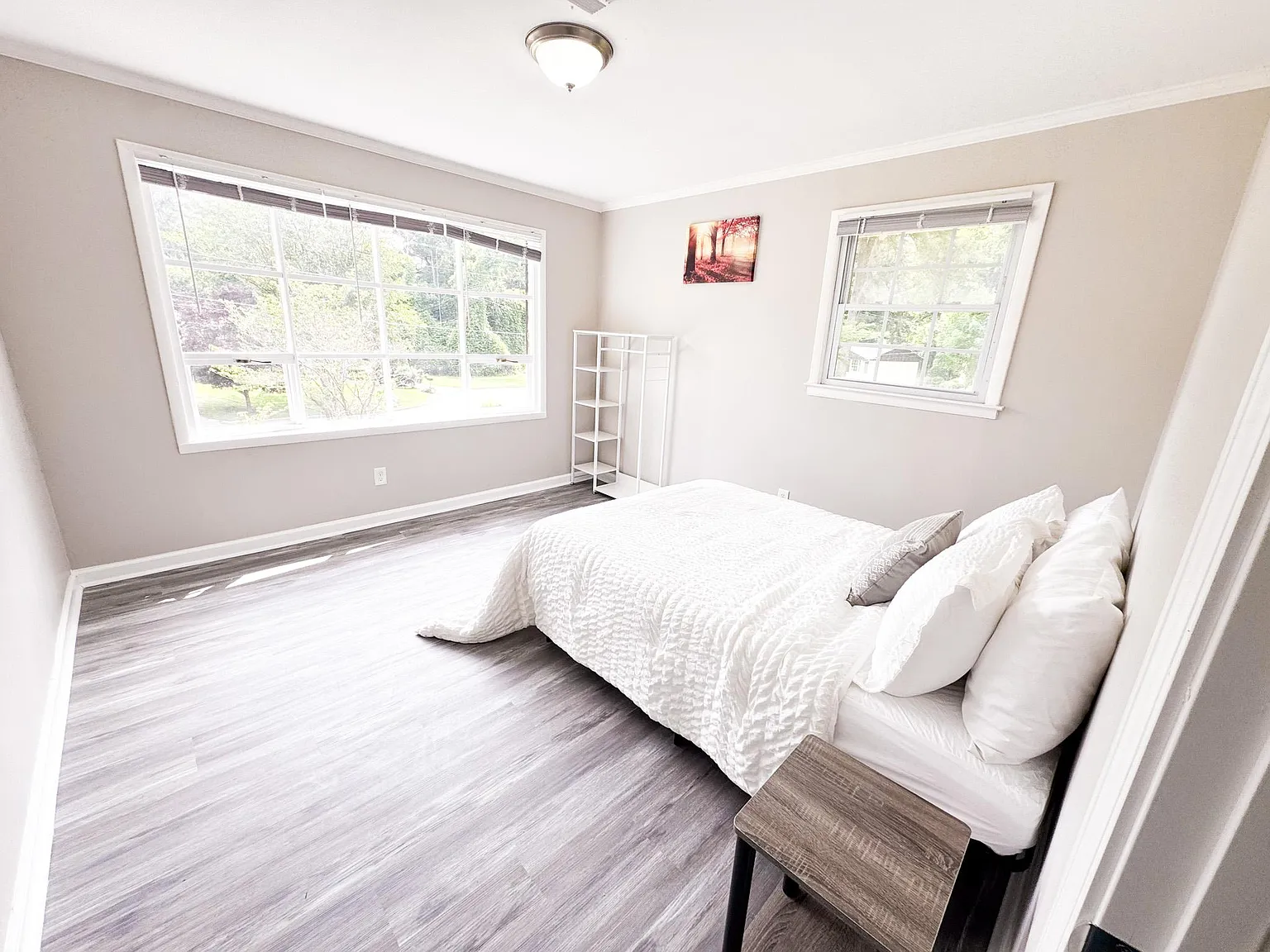 4 bed, 4.0 bath, 2400 sqft, $741 — Photo 3