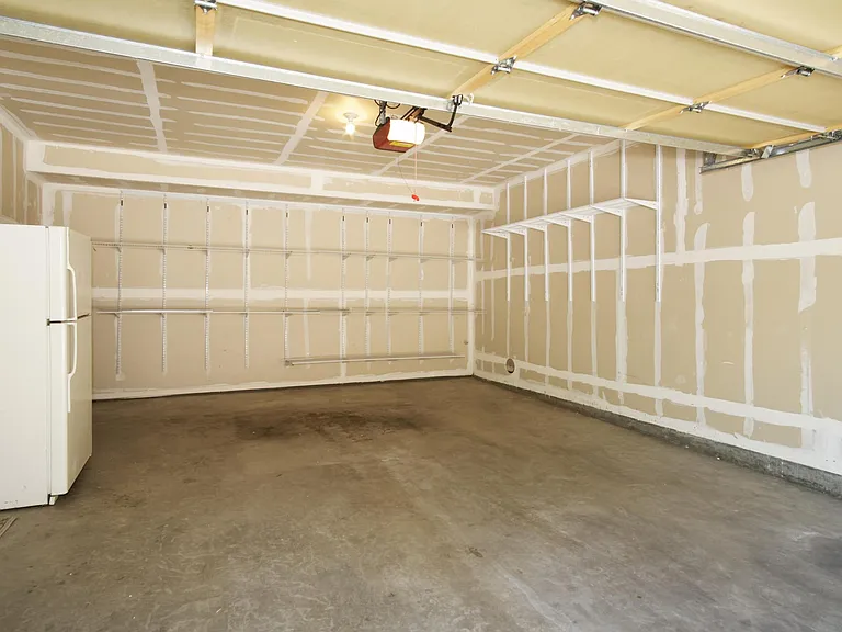10585 Parkington Ln — Photo 22