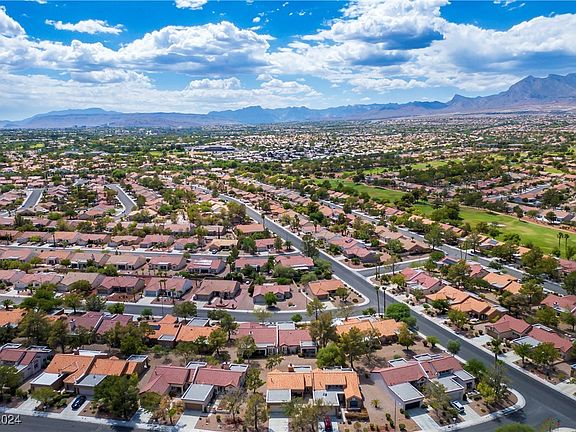 5th image of 2617 Desert Glen Dr
