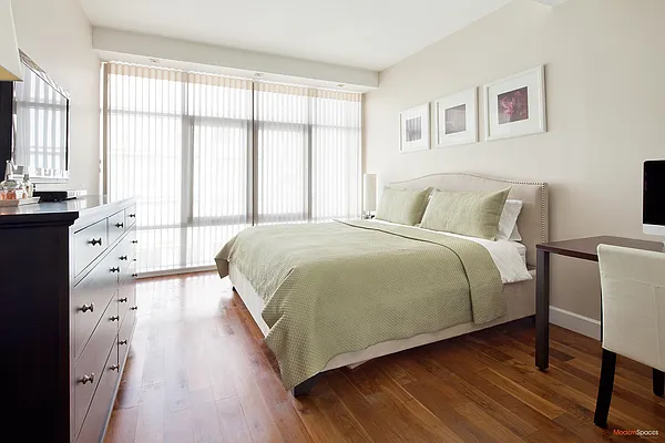 Sold by Modern Spaces | media 2