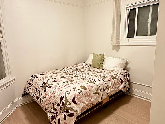 3rd image of 457 Green St Unit B