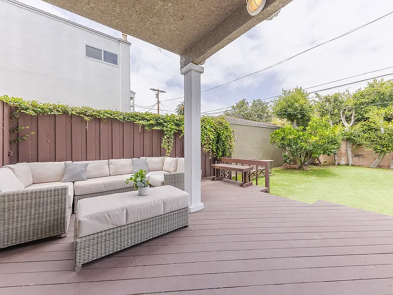 2522 Armacost Ave — Photo 48