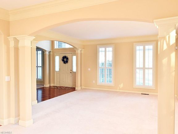 3rd image of 18411 Stony Point Dr