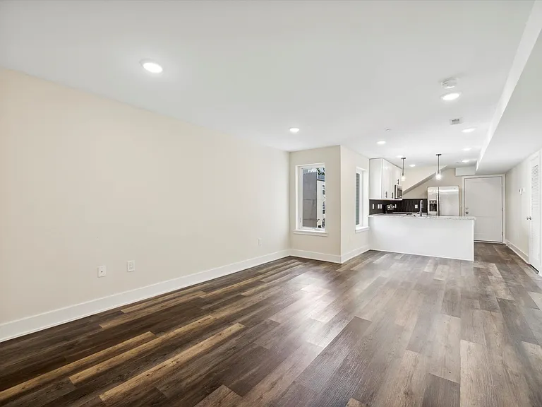 1804 W Berks St — Photo 27