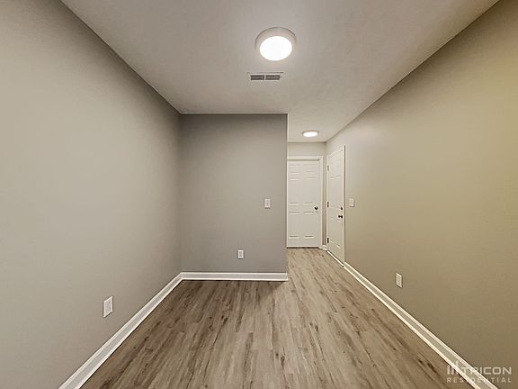 5th image of 418 Autumn Glen Dr