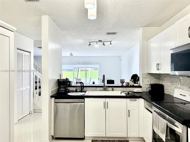 20807 NW 1st St #20807 — Photo 13