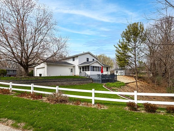 4th image of 2339 Troy Dr