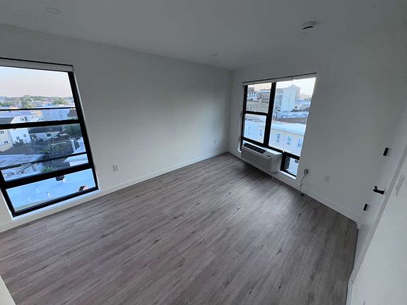 2nd image of 500 Market St #5D