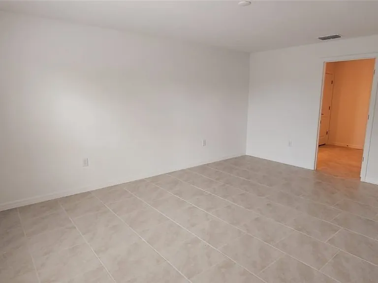 Progress Ave — Photo 8