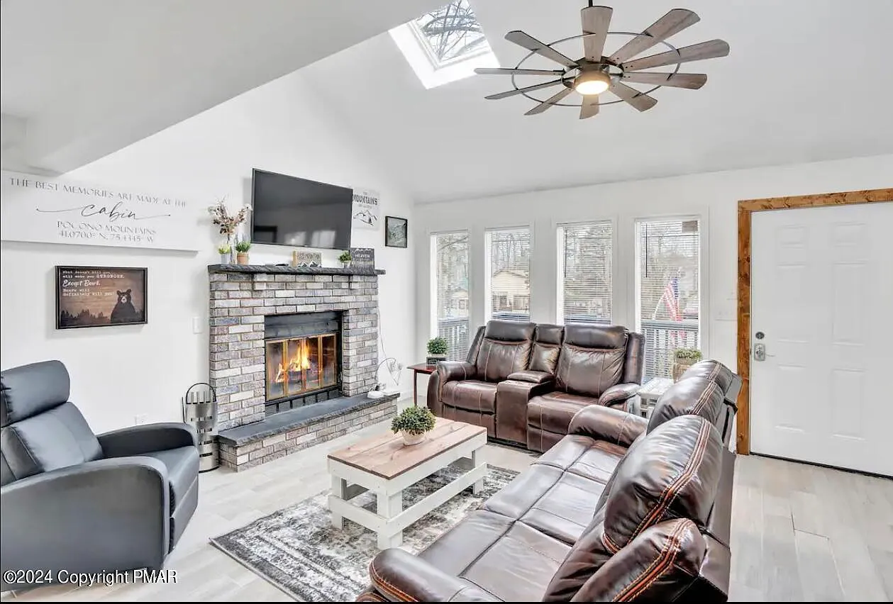 535 Country Place Dr photo 1