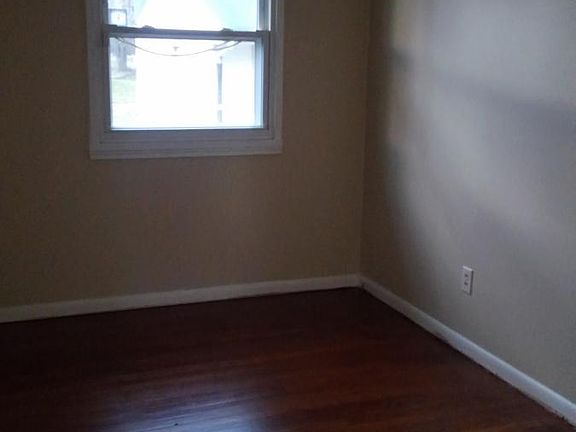 5th image of 1915 Northfield Ave NW
