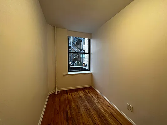 Rented by Salon Realty Corp | media 14