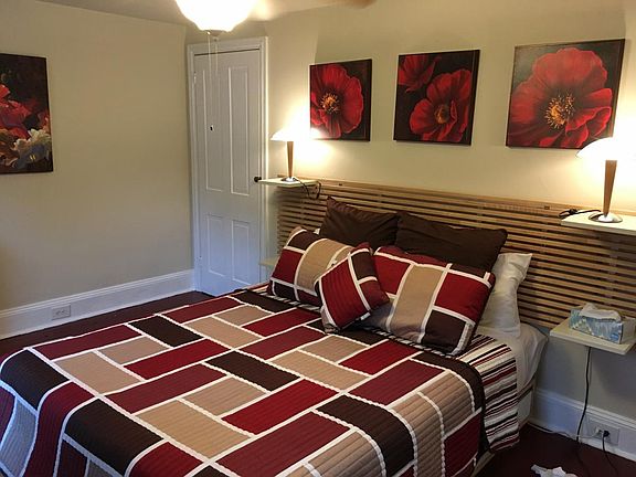 Bedroom #1: queen bed