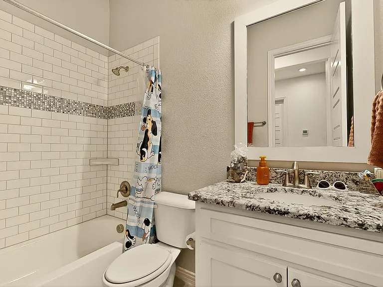 1107 Devonshire Dr S — Photo 22