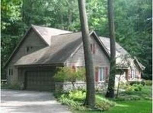 1784 Whispering Woods Ct, Richfield, WI 53076