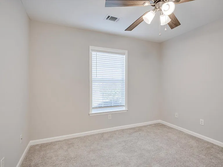 1216 Longpoint Dr — Photo 14