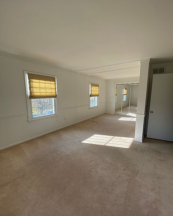 1394 - Bedroom (2)