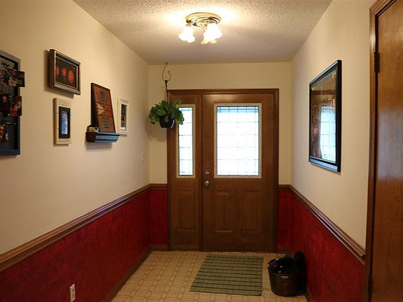 3rd image of 731 Crooked Oak Dr