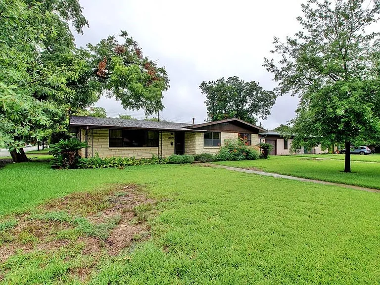 1400 Larkwood Dr — Photo 53