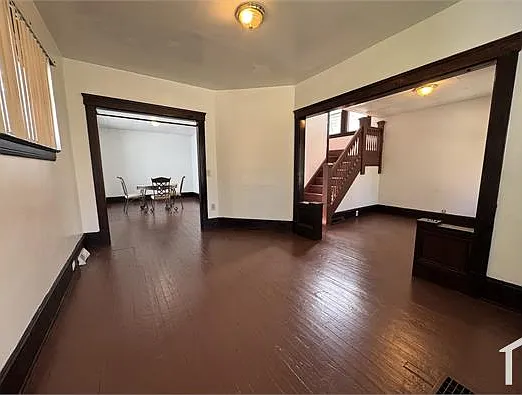 4321 Howlett Ave — Photo 3